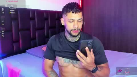 danyfitguy_ online show from November 26, 11:45 pm