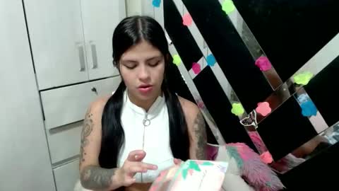 Snapshot of daphne877046 chatting on October 21, 2:49 am daphne877046 online show from October 21, 2:49 am