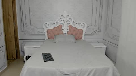 Snapshot of daphne_fox_ chatting on March 6, 3:13 am Daphne  online show from March 6, 3:13 am