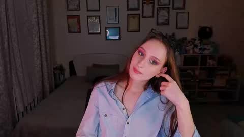 Snapshot of darcysiren chatting on February 6, 3:31 pm Darcy Siren online show from February 6, 3:31 pm