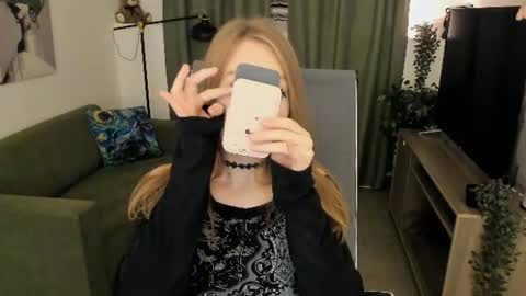 Daria Tate online show from July 7, 11:47 am