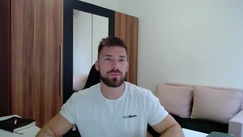 darius_94 online show from March 29, 10:50 am