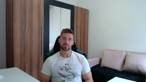 darius_94 online show from May 13, 4:44 am