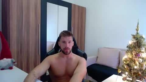 darius_94 online show from December 15, 10:33 am