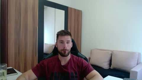 darius_94 online show from March 11, 10:51 am
