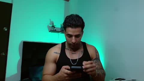 Darius Phoenix  online show from December 18, 7:09 pm