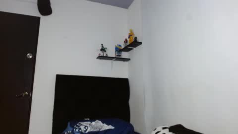 Darius Phoenix  online show from December 13, 8:26 pm