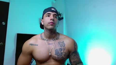 Darius Phoenix  online show from February 13, 9:07 pm