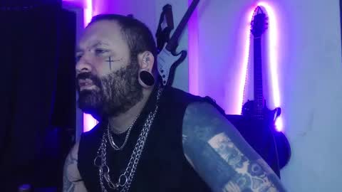 Snapshot of darkclothes chatting on March 3, 2:04 am darkclothes online show from March 3, 2:04 am