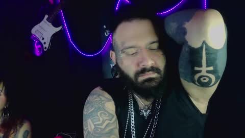 Snapshot of darkclothes chatting on October 18, 9:24 am darkclothes online show from October 18, 9:24 am