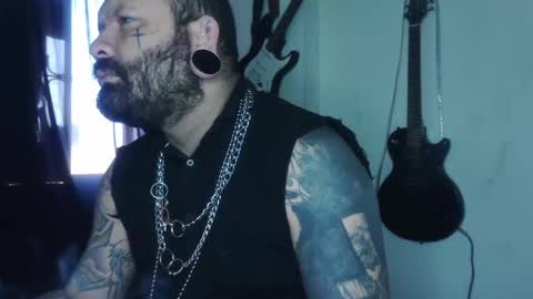 Snapshot of darkclothes chatting on March 3, 1:01 pm darkclothes online show from March 3, 1:01 pm