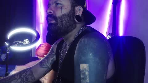 Snapshot of darkclothes chatting on March 4, 5:11 am darkclothes online show from March 4, 5:11 am