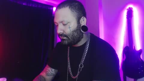 Snapshot of darkclothes chatting on February 26, 4:08 am darkclothes online show from February 26, 4:08 am