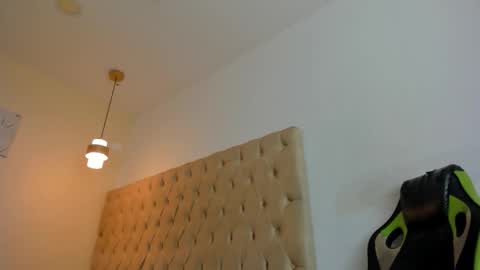 darkknightx01 online show from March 30, 2:22 am