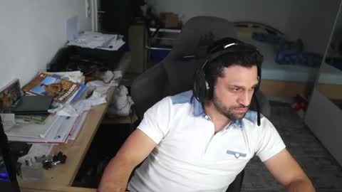 Snapshot of darkschneider_ chatting on September 30, 5:40 am darkschneider_ online show from September 30, 5:40 am