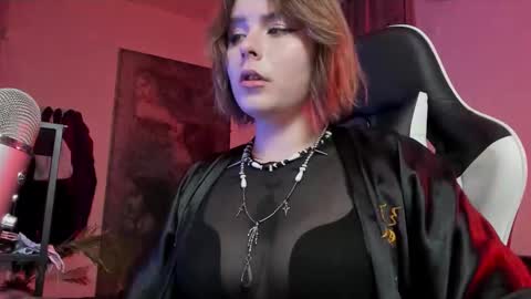 Snapshot of darkside_tailor chatting on October 27, 3:45 pm Miss Tailor  online show from October 27, 3:45 pm