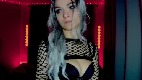 roseredgoddess online show from April 9, 3:21 am