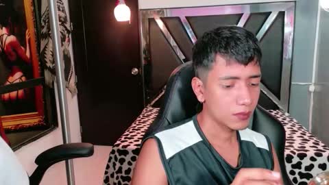 darwinandbrayan online show from November 29, 4:09 am