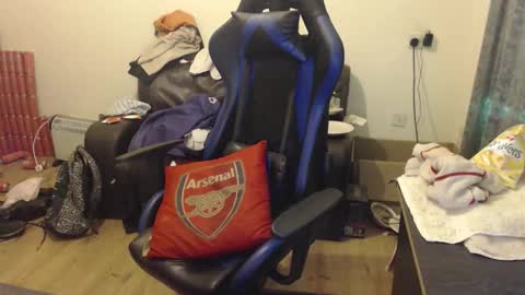 dave online show from February 1, 3:47 am