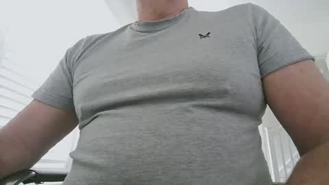 davesu12345 online show from May 20, 10:32 am