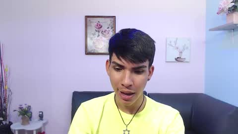 Snapshot of david_925_ chatting on October 21, 5:01 am David online show from October 21, 5:01 am