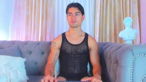 Snapshot of davidaponte017 chatting on February 25, 12:16 pm davidaponte online show from February 25, 12:16 pm