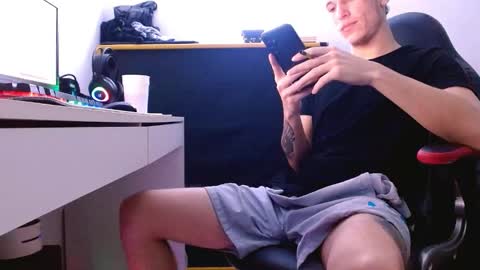 davidsalazar33 online show from March 4, 6:49 pm