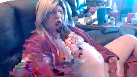 dawndoesall online show from February 7, 6:33 pm