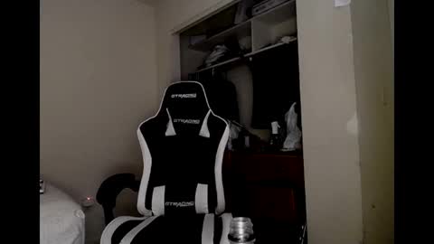 Snapshot of dbfroge chatting on October 21, 5:34 am dbfroge online show from October 21, 5:34 am