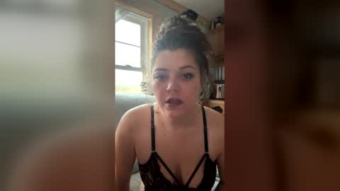 dcwells1992 online show from January 10, 8:14 pm