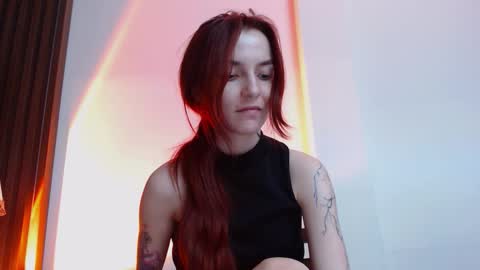 Snapshot of dead_girll chatting on September 25, 12:06 am freak online show from September 25, 12:06 am