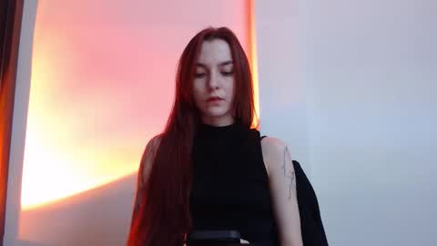Snapshot of dead_girll chatting on October 4, 11:57 pm freak online show from October 4, 11:57 pm