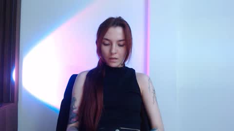 Snapshot of dead_girll chatting on October 14, 11:19 pm freak online show from October 14, 11:19 pm