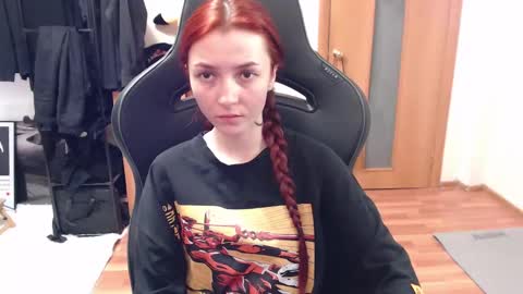 Snapshot of dead_girll chatting on January 19, 8:51 pm freak online show from January 19, 8:51 pm