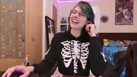 Snapshot of deadratsoup chatting on January 8, 4:22 pm Rat online show from January 8, 4:22 pm