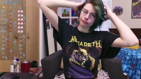 Snapshot of deadratsoup chatting on January 29, 4:08 pm Rat online show from January 29, 4:08 pm