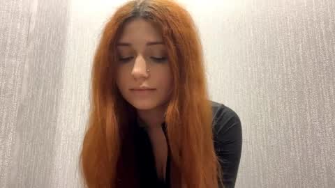 Mia online show from April 5, 3:36 am