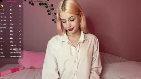 Maggie online show from May 30, 12:31 am