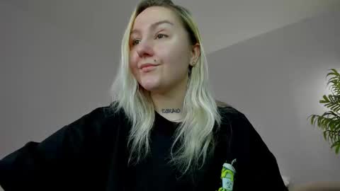 Debbie Mon Tue Fri Sun Sat GMT 3 1000am - 0400pm  online show from November 22, 7:12 pm