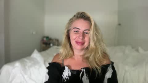 deean12 online show from February 7, 8:01 pm