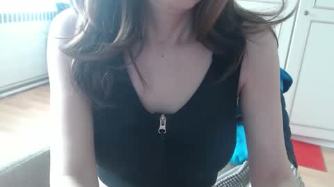 KamiDevi online show from April 16, 1:00 pm