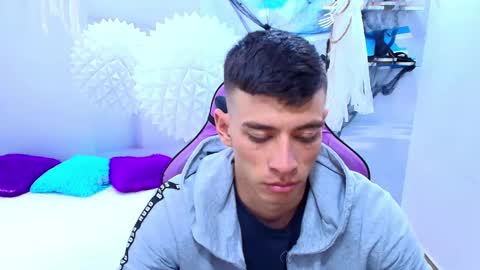 Snapshot of deiby_baby chatting on October 27, 6:52 pm DEIBY online show from October 27, 6:52 pm