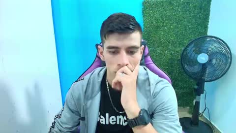 Snapshot of deiby_baby chatting on February 6, 3:27 am DEIBY online show from February 6, 3:27 am