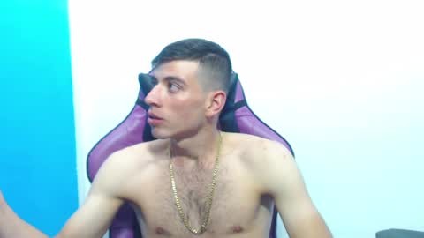 Snapshot of deiby_baby chatting on March 4, 11:43 pm DEIBY online show from March 4, 11:43 pm