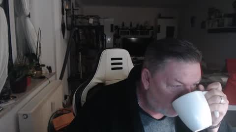 deinprinz2312 online show from January 7, 4:50 am