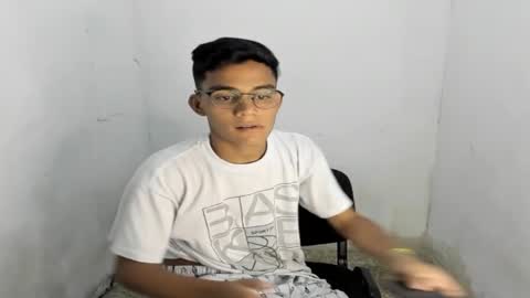 Snapshot of deivi_colins chatting on October 6, 11:00 pm deivi_colins online show from October 6, 11:00 pm
