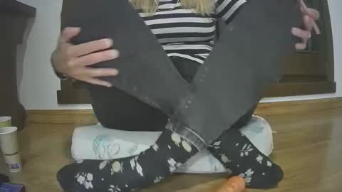 delaylaylay online show from April 5, 1:46 am