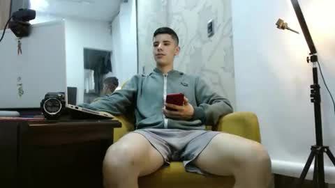 Snapshot of delglo chatting on October 6, 5:47 am delglo online show from October 6, 5:47 am