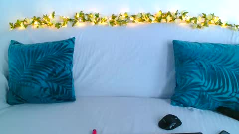 Snapshot of deliciaalove chatting on March 4, 8:49 pm deliciaalove online show from March 4, 8:49 pm