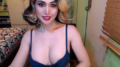 Snapshot of deliciosats chatting on March 1, 6:13 am Mercedes online show from March 1, 6:13 am